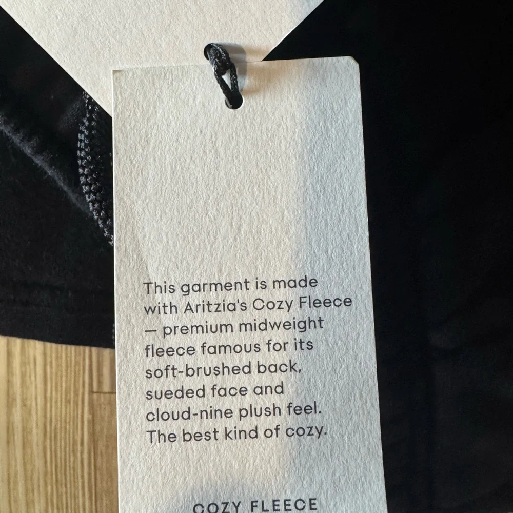 Aritzia Black Mega Cargo Sweatpants-Regular, size 2XS. NWT! - Picture 3 of 3